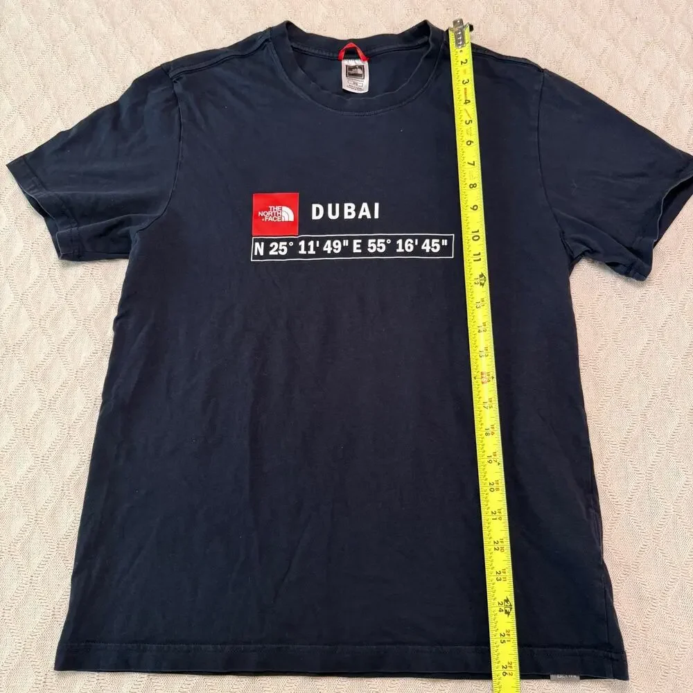 The North Face Dubai UAE Coordinates Gray Short Sleeve T-Shirt Size: M
